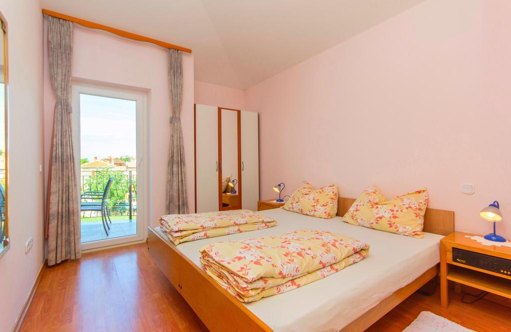 Apartments 4 Palme Funtana Chambre photo